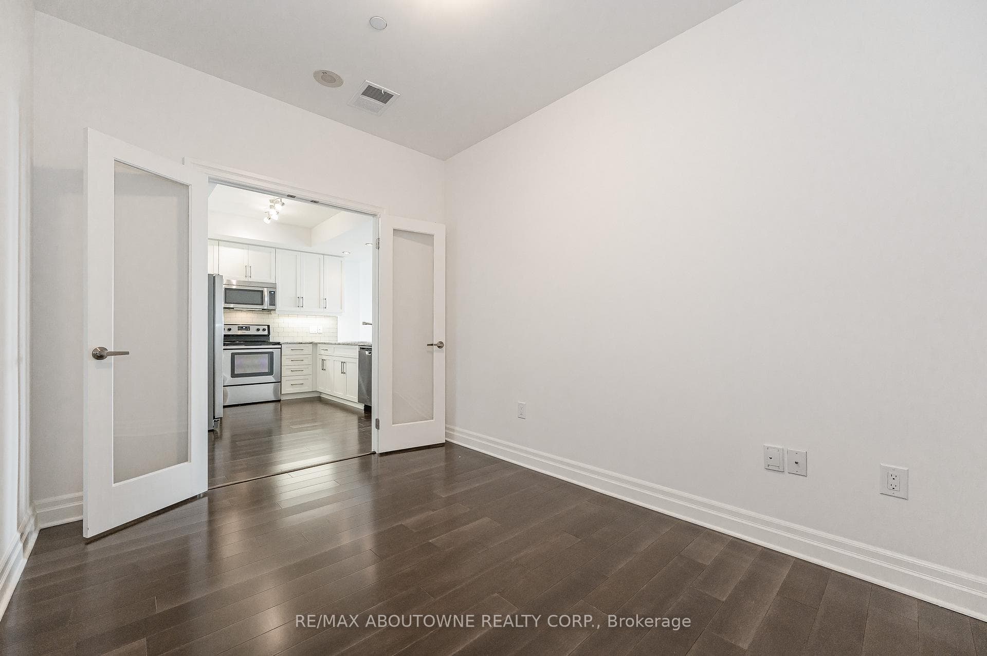 160 Macdonell Street Unit 1608 photo 10