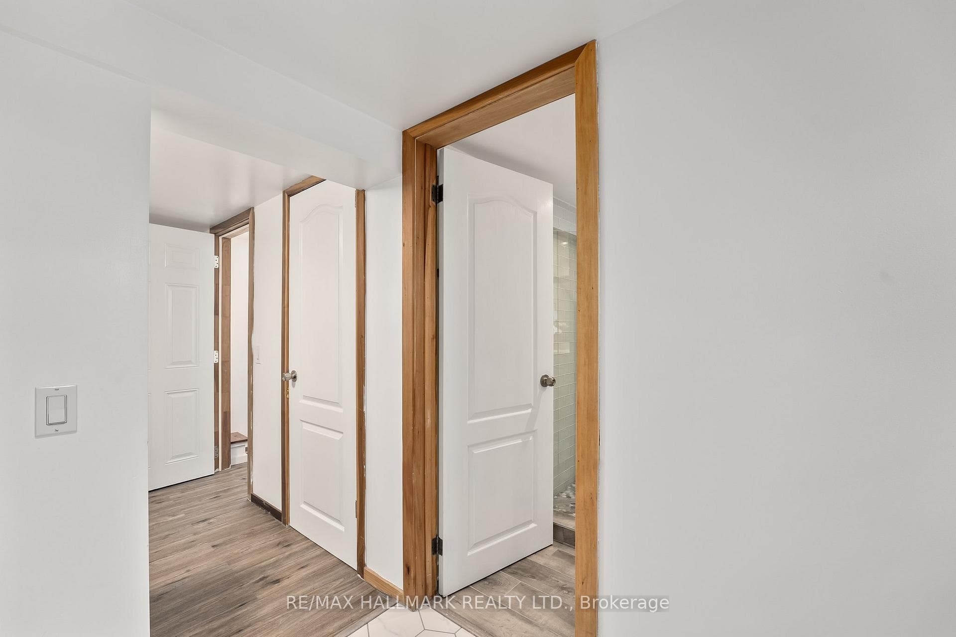 305 Warden Avenue photo 24