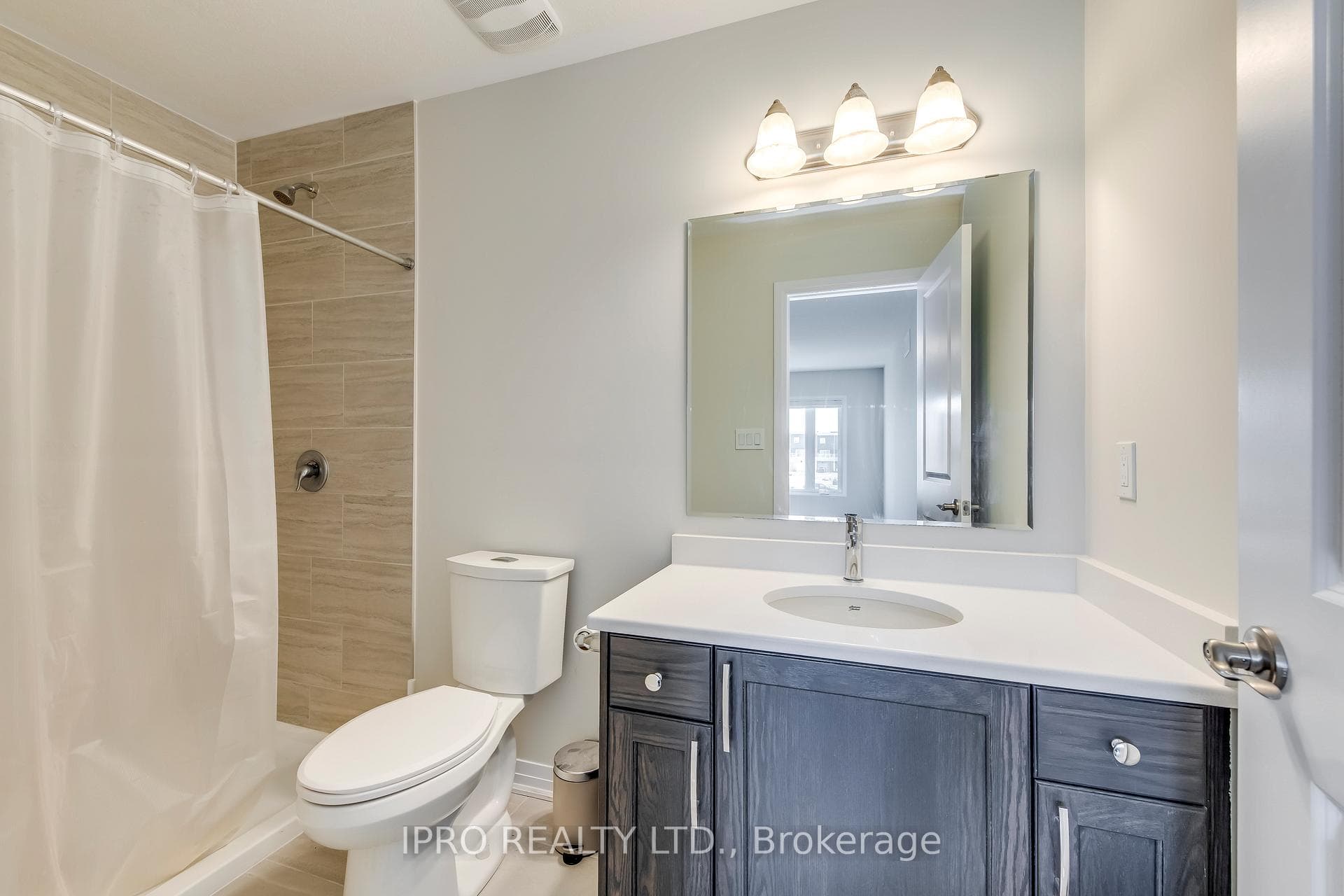 98 Progress Crescent Unit 111 photo 16