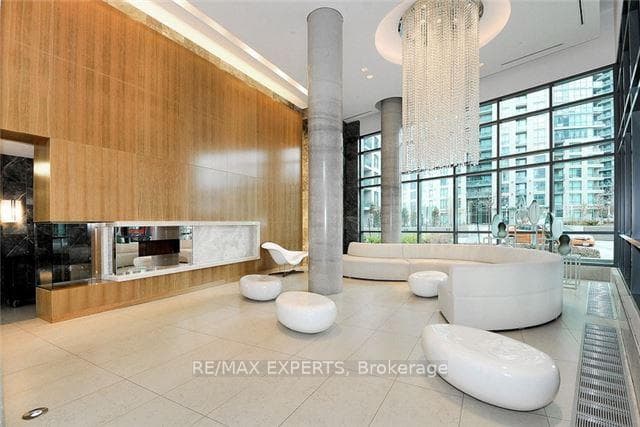 209 Fort York Boulevard Unit 1171 photo 3