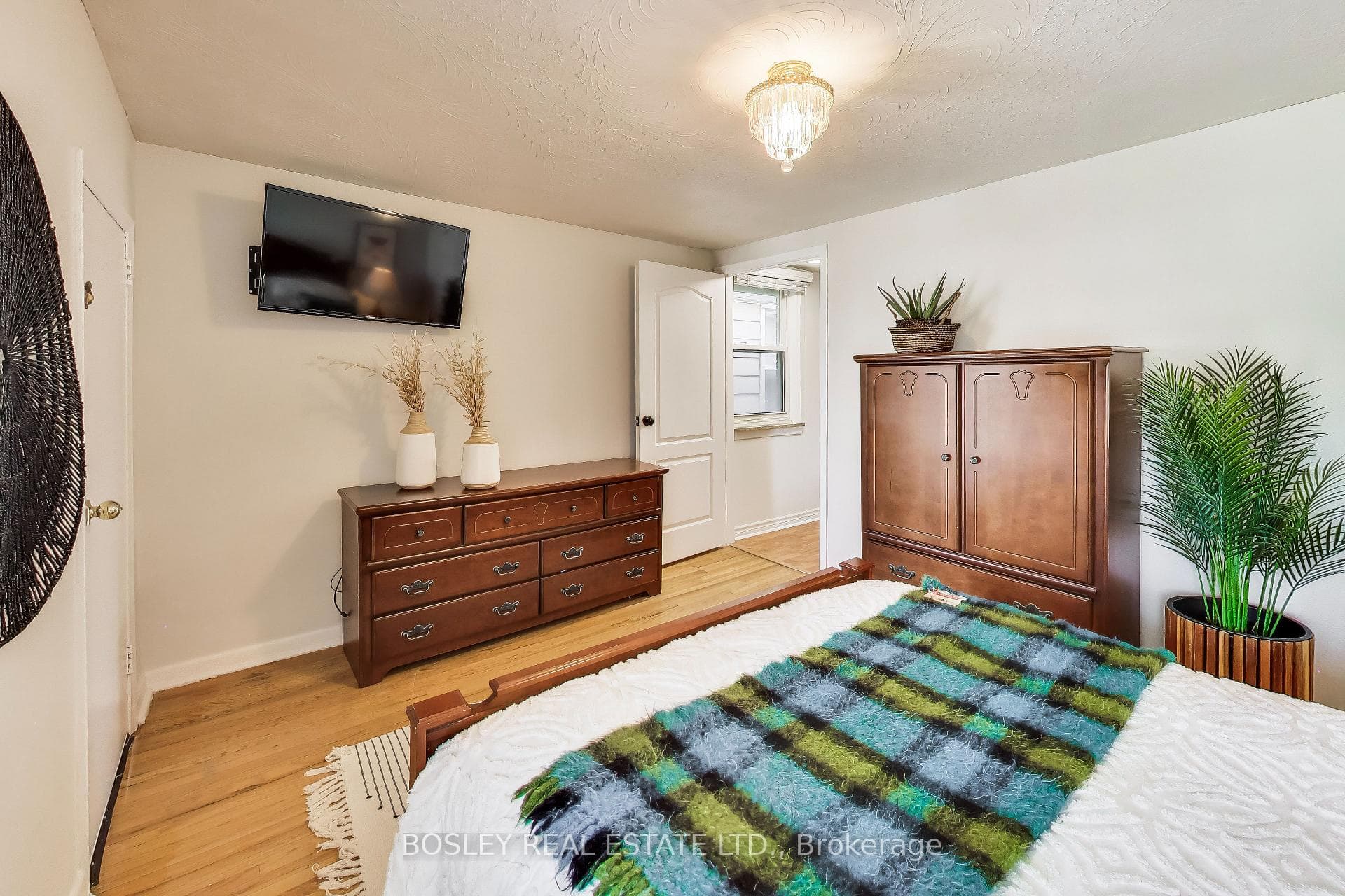 159 Ascot Avenue photo 14