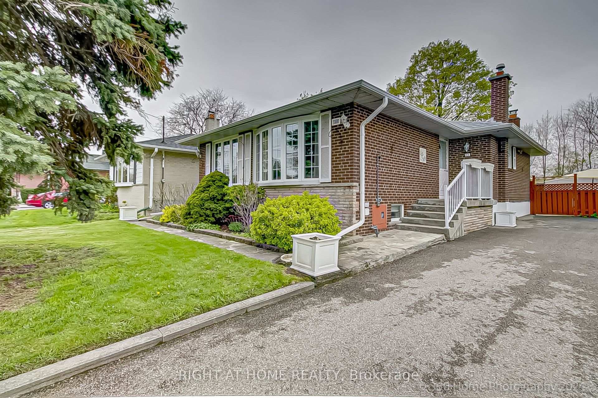 32 Templar Drive photo 2