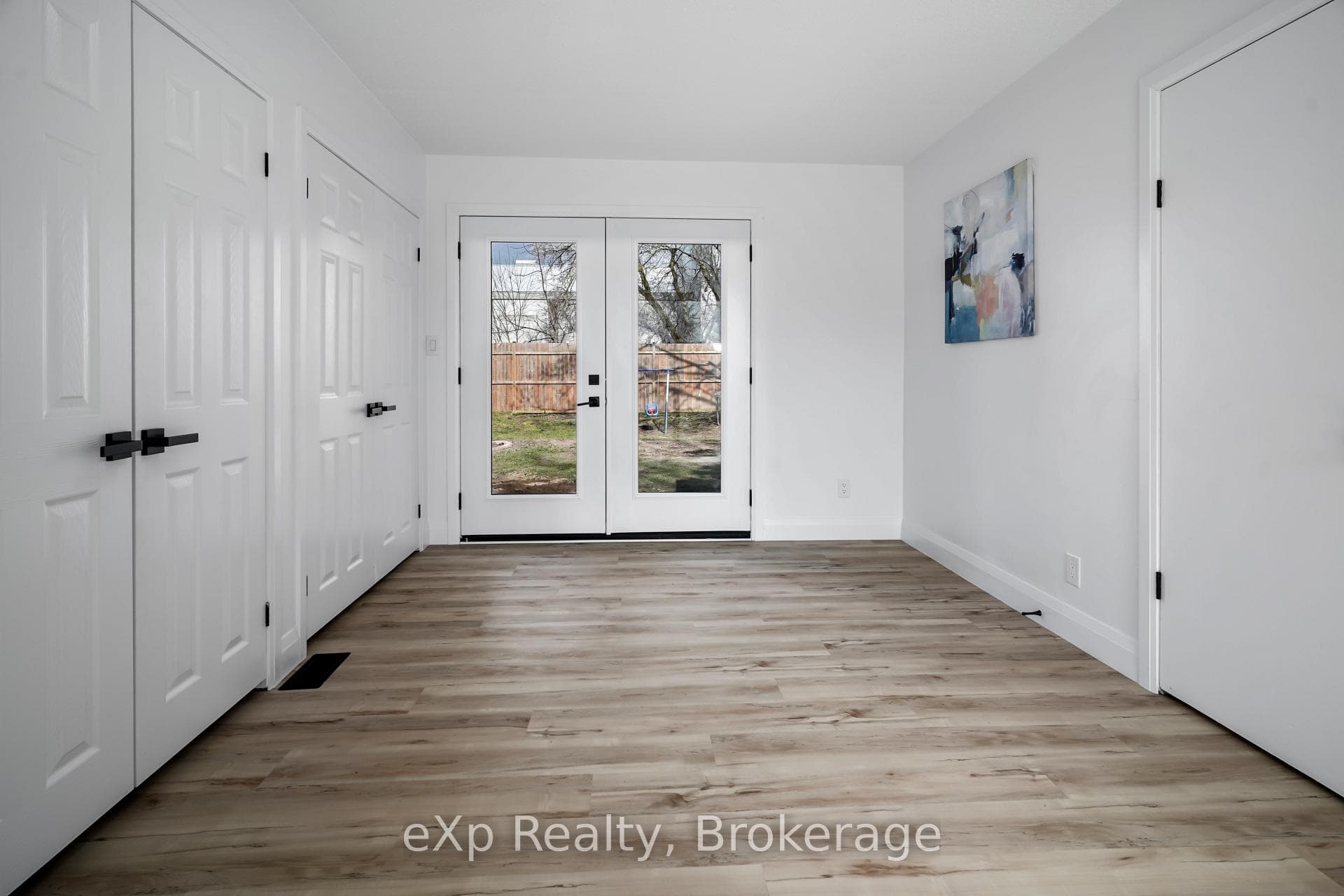 2051 Albert Street photo 18
