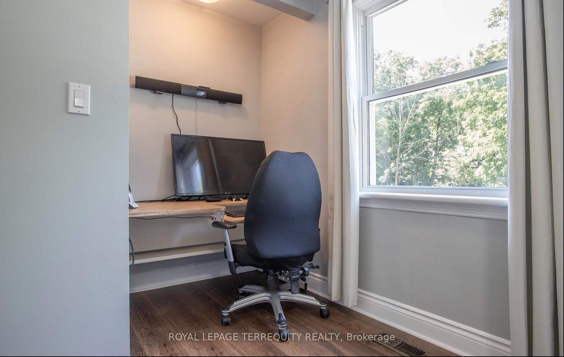 24 Simcoe Street photo 23