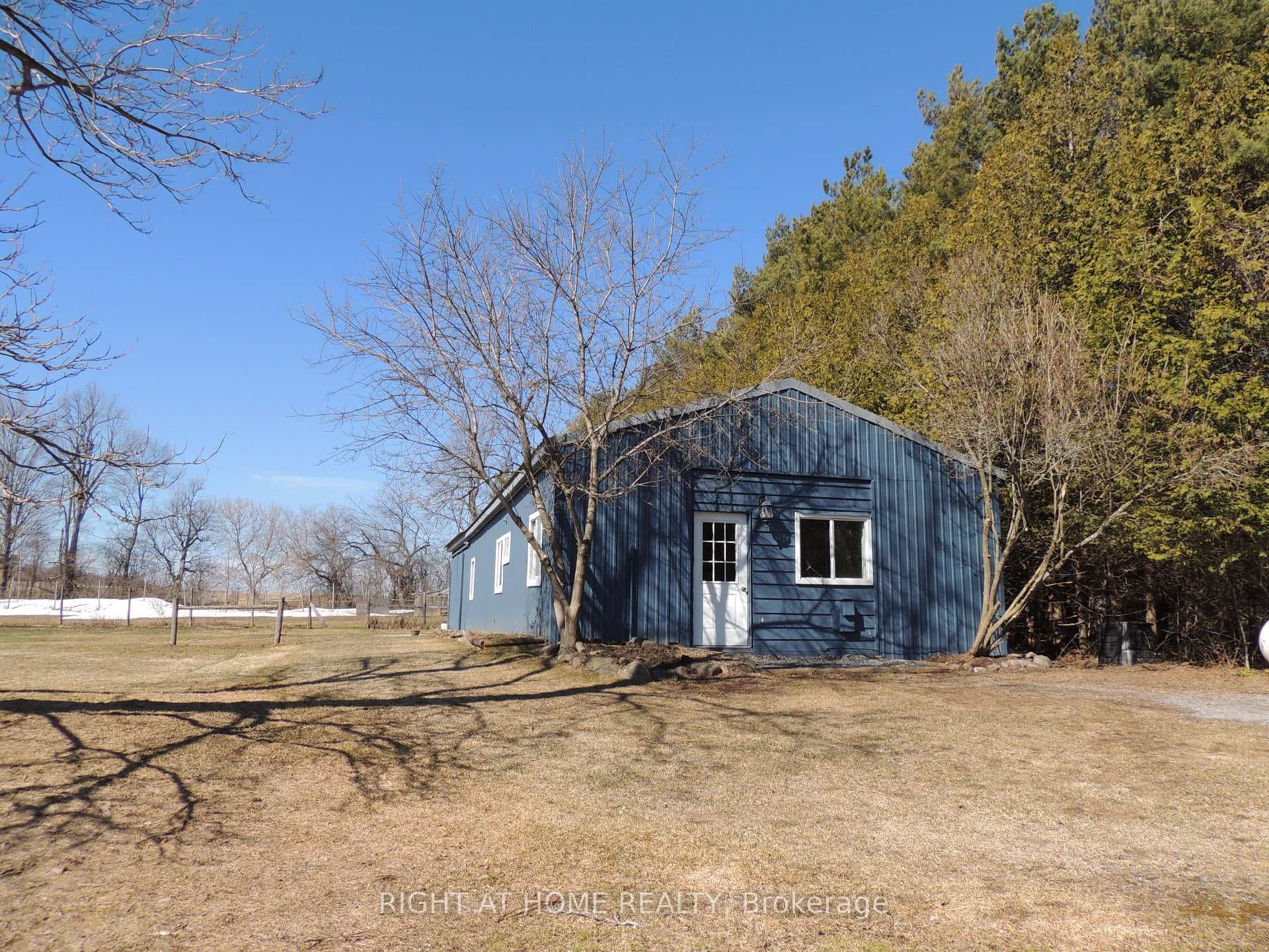 488 Ava Crescent photo 33