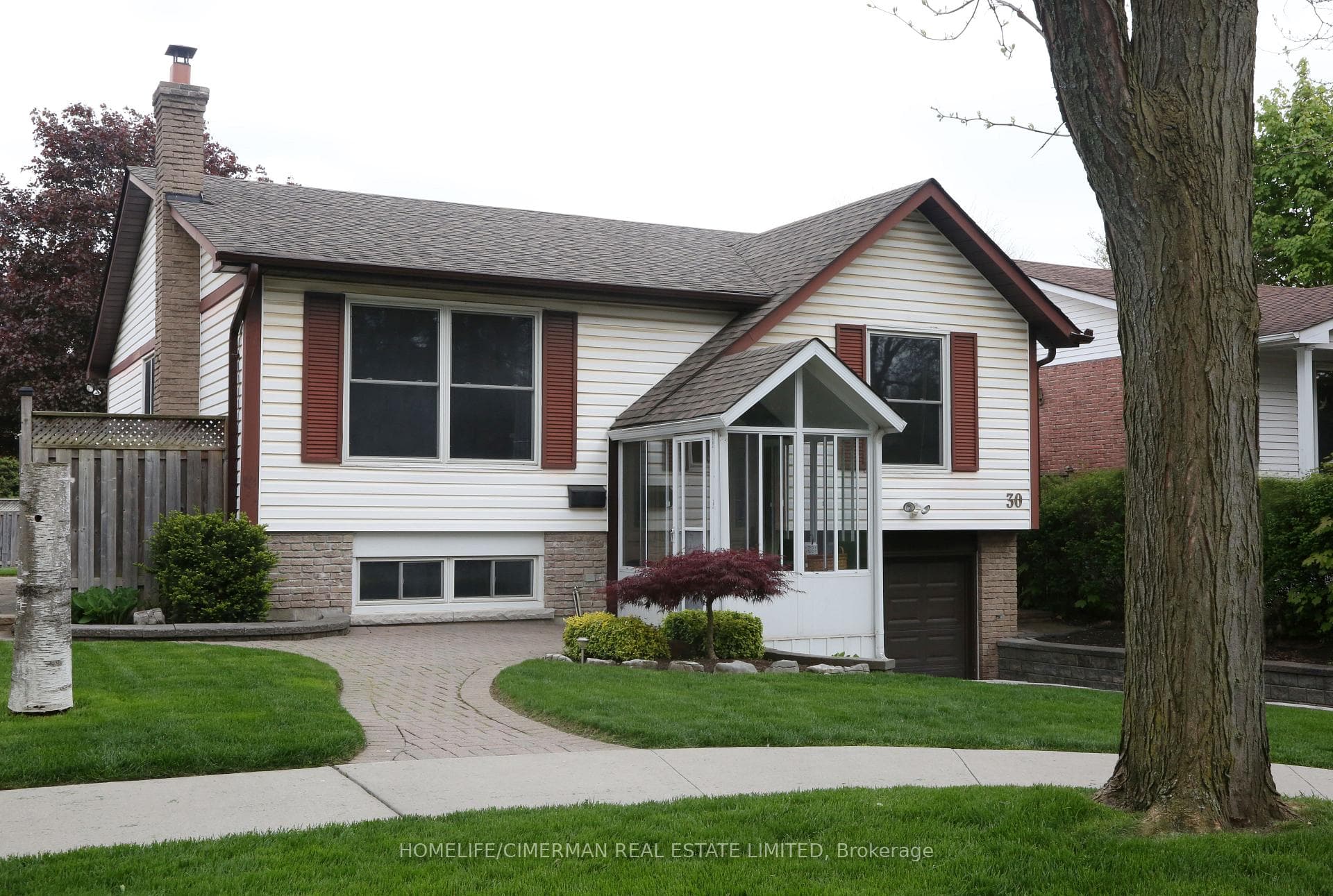 30 Guthrie Crescent photo 2