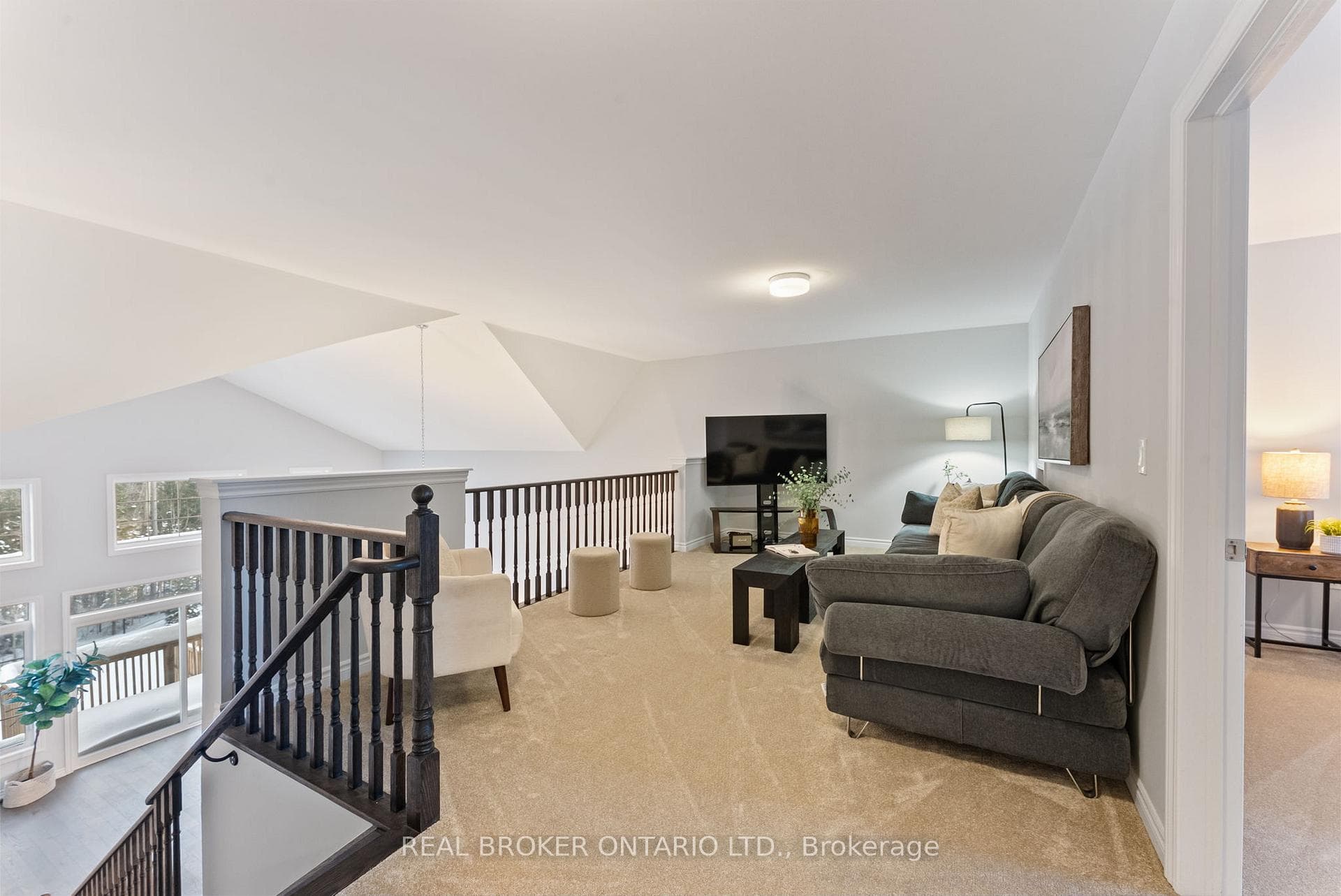 6 Howard Williams Court photo 27