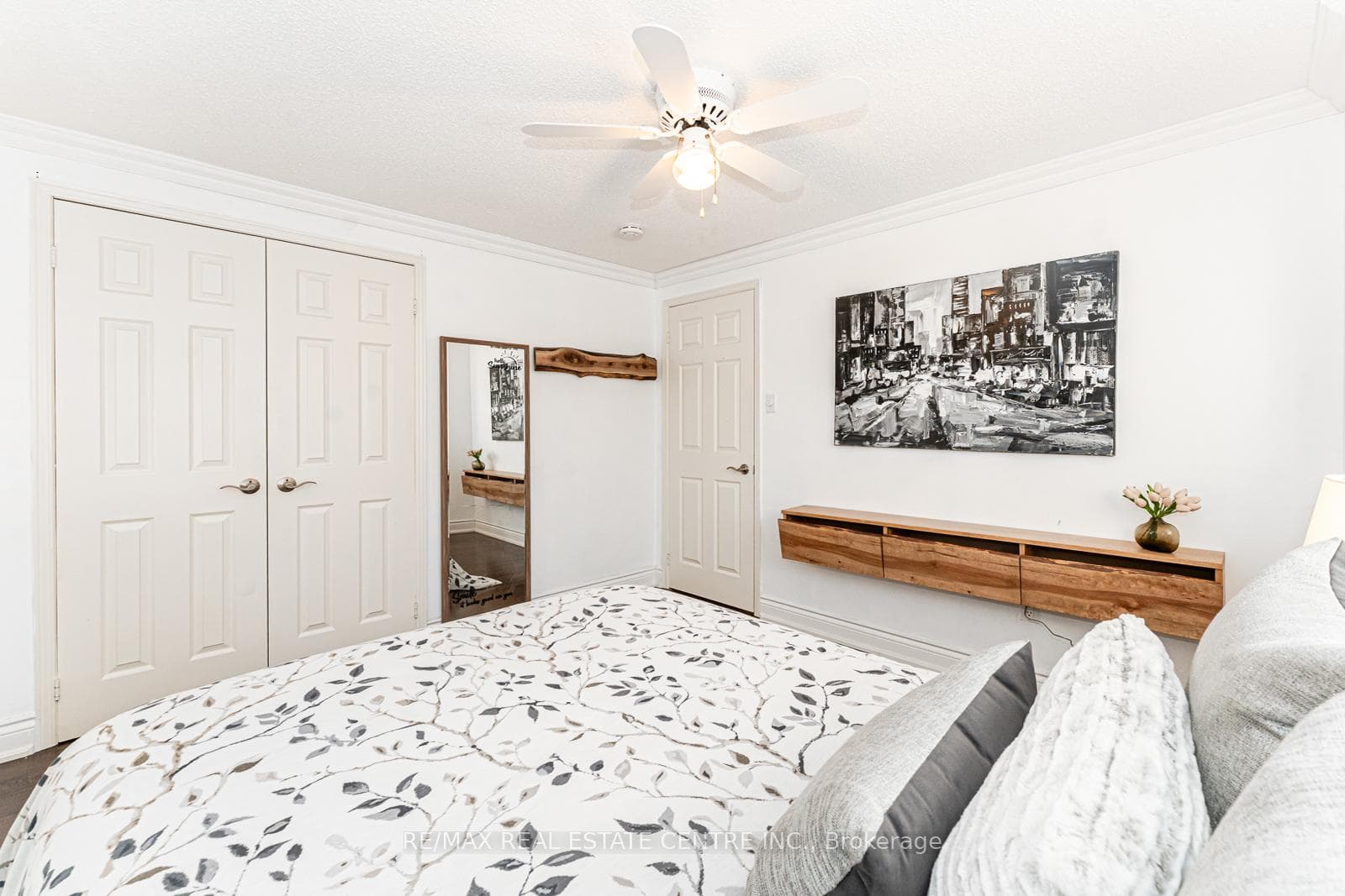 3248 Dovetail Mews photo 18