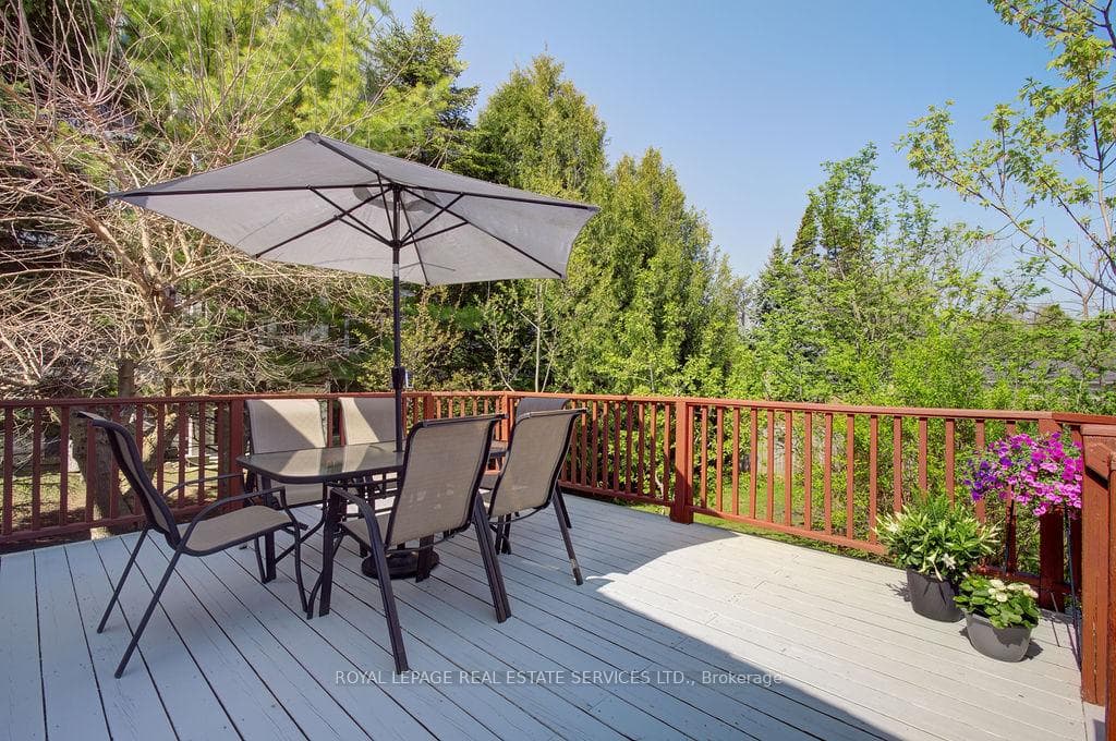 960 Huron Terrace photo 39