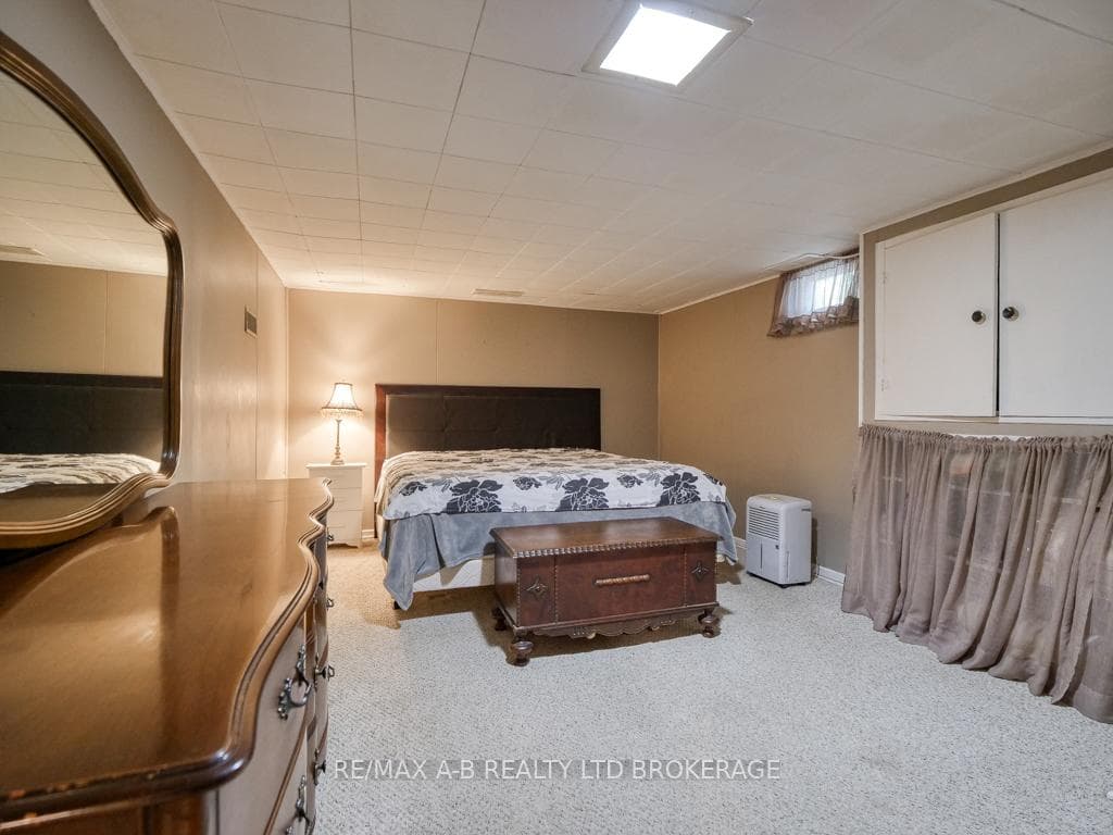643 Headley Drive photo 24