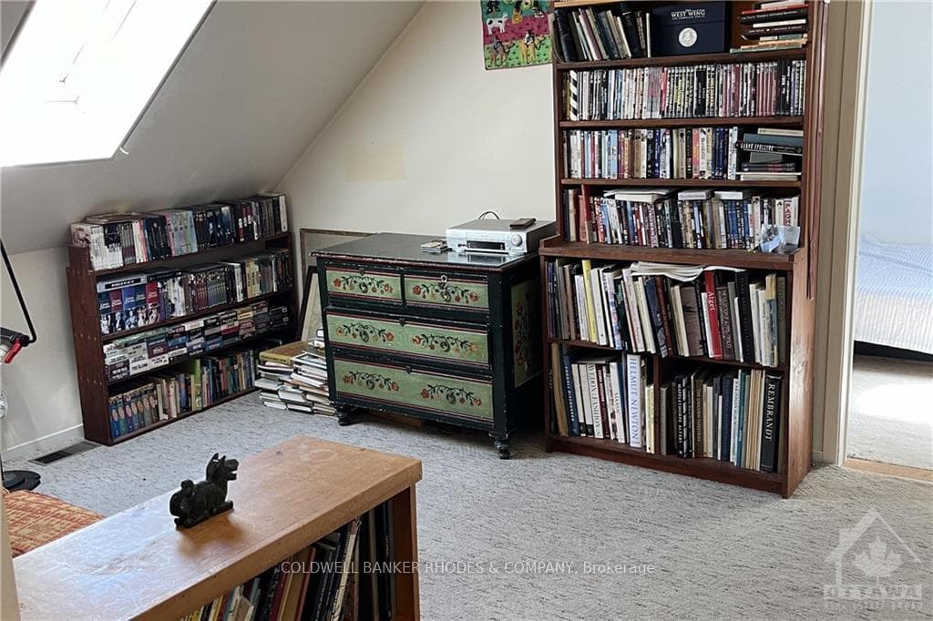 18 SANDRIDGE Road photo 9