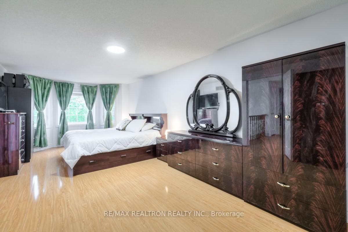 54 Bluenose Crescent photo 23