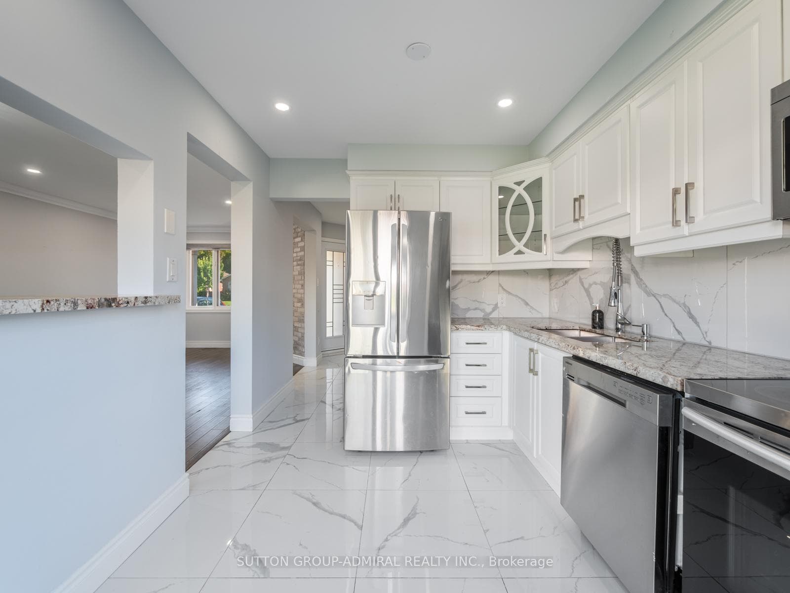 93 McMann Crescent photo 8