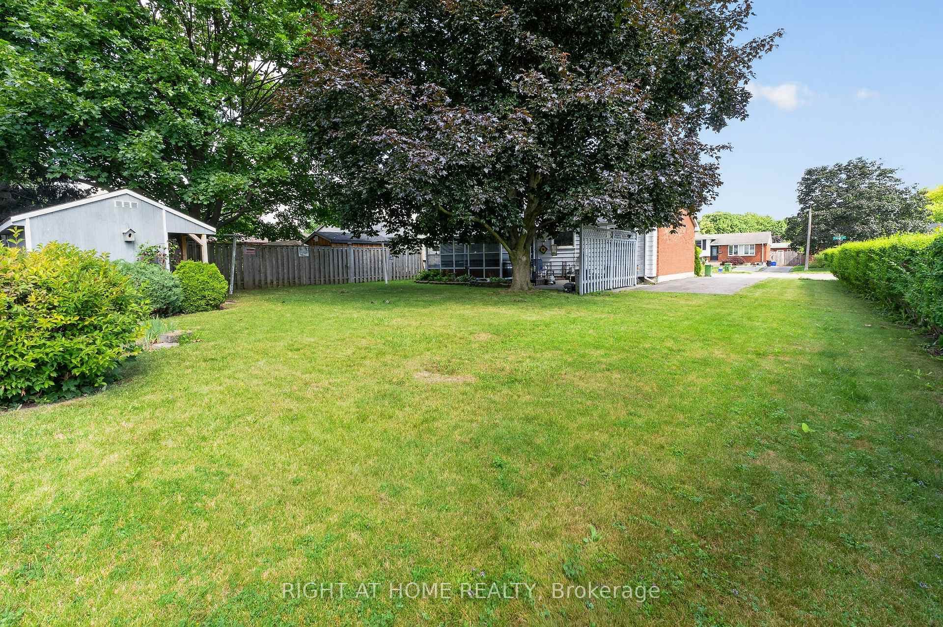 49 Locke Avenue photo 4