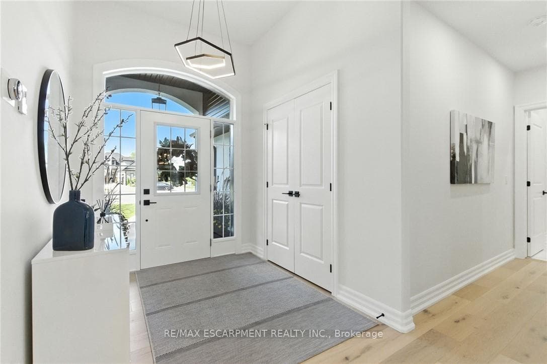270 Charles Street photo 3
