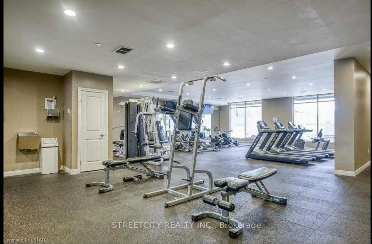 330 Ridout Street Unit 1707 photo 4