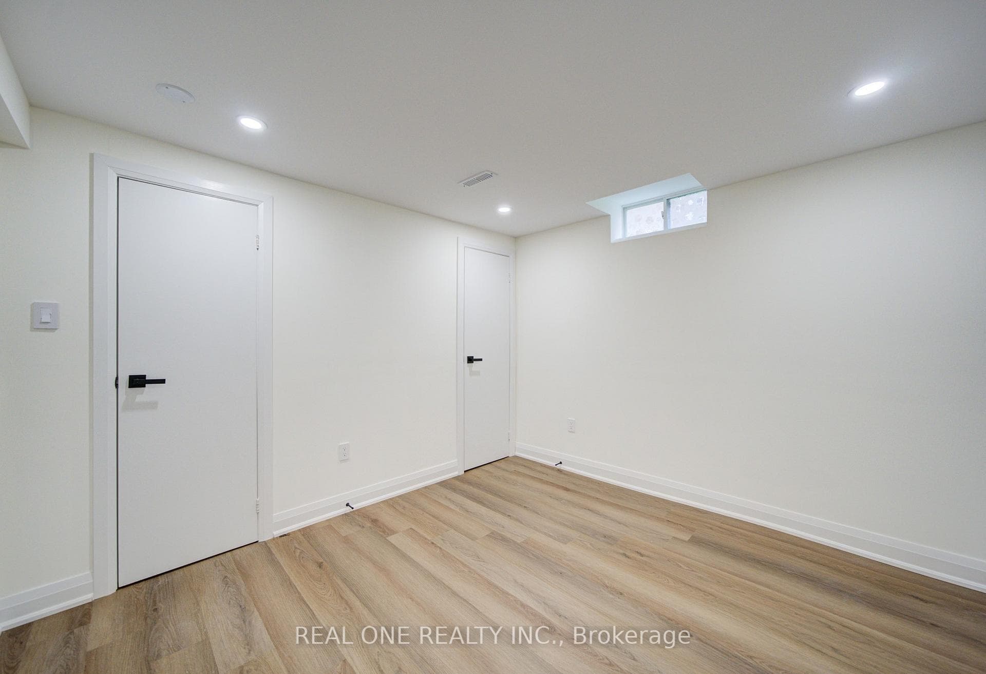 100 Kenley Crescent photo 28