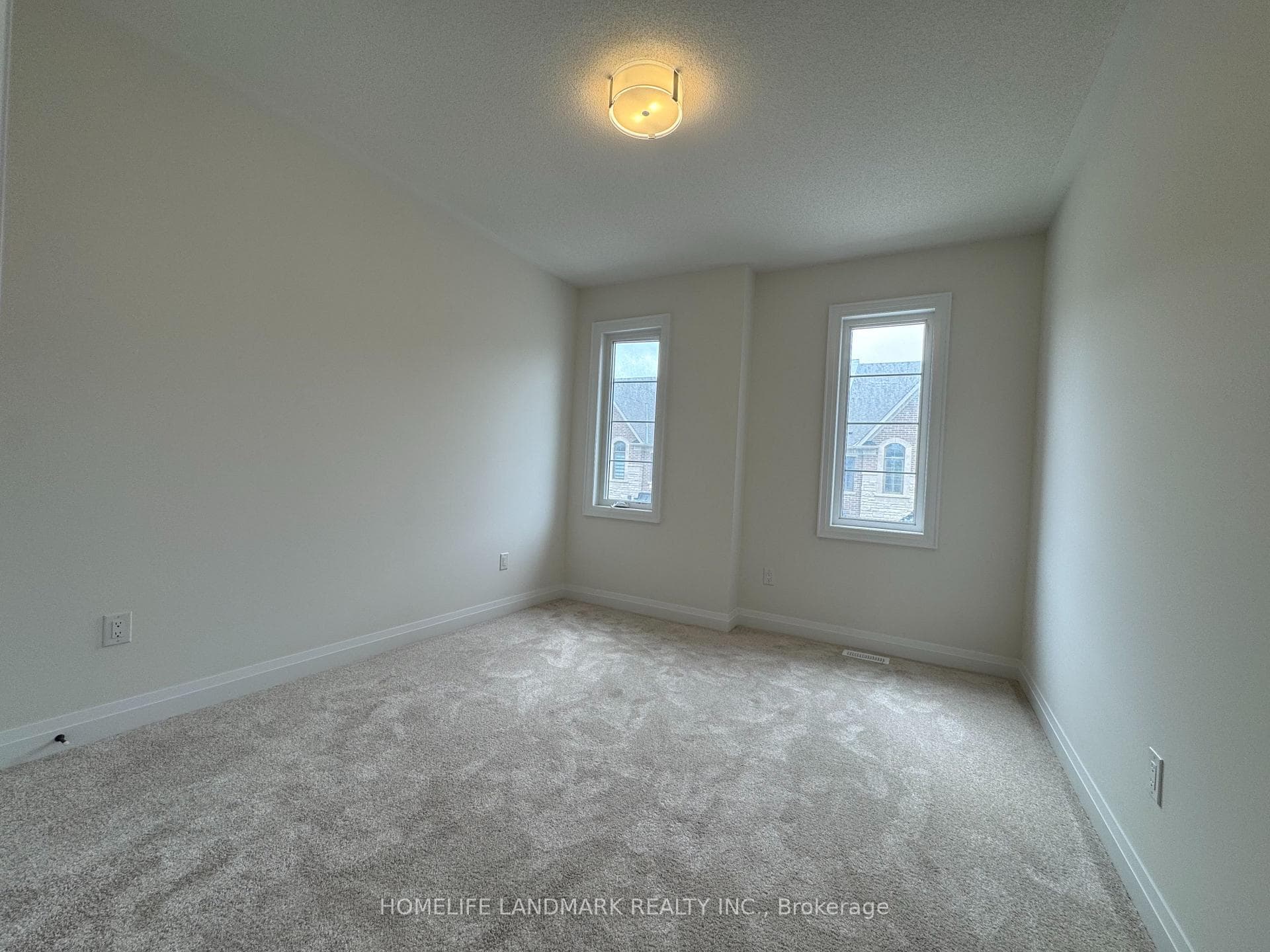 73 West Village Lane photo 33