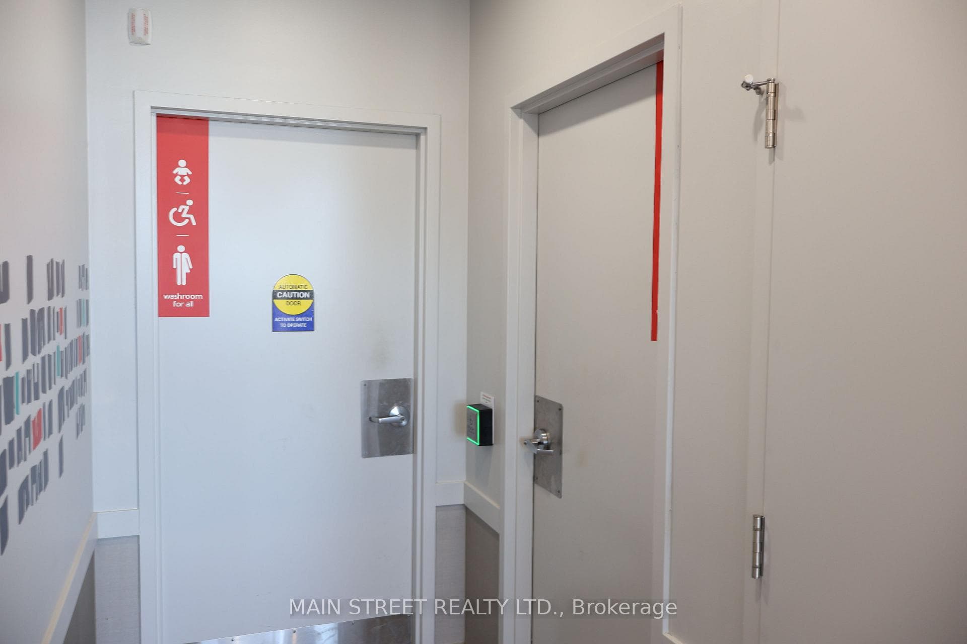 18040 Yonge Street Unit 1A photo 12