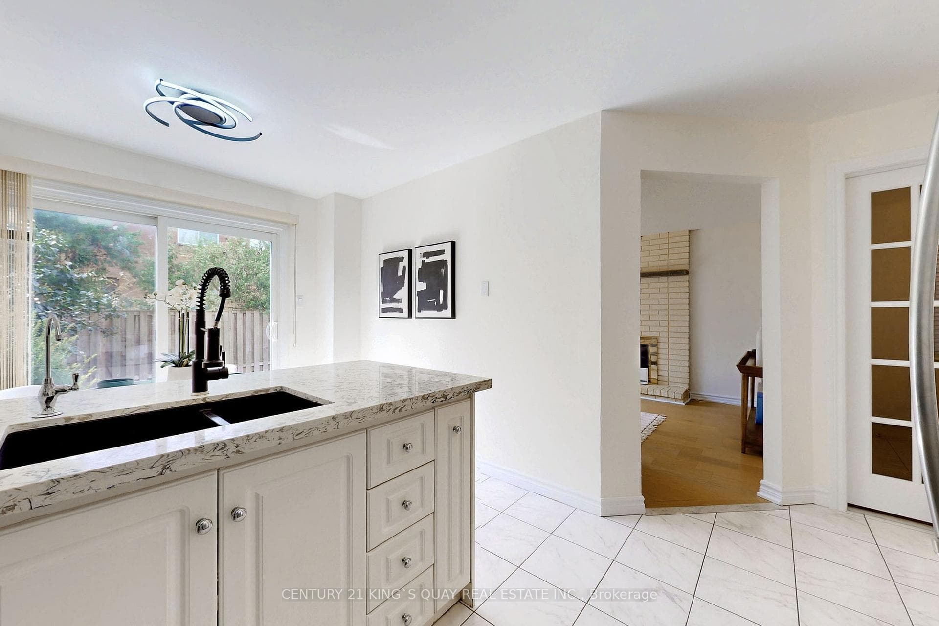 125 Wharton Square photo 15