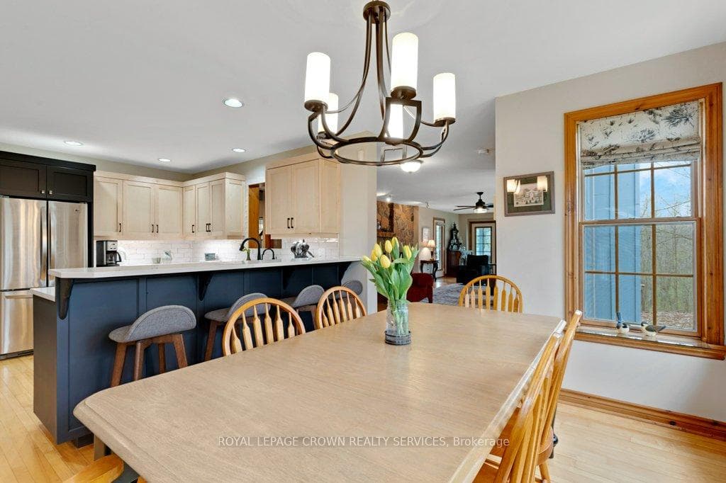 2 Hughson Lane photo 19