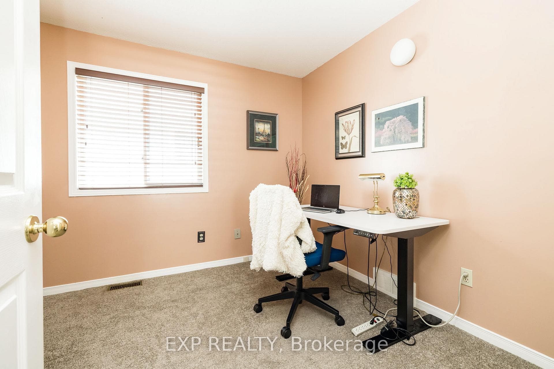 Bedroom as Office