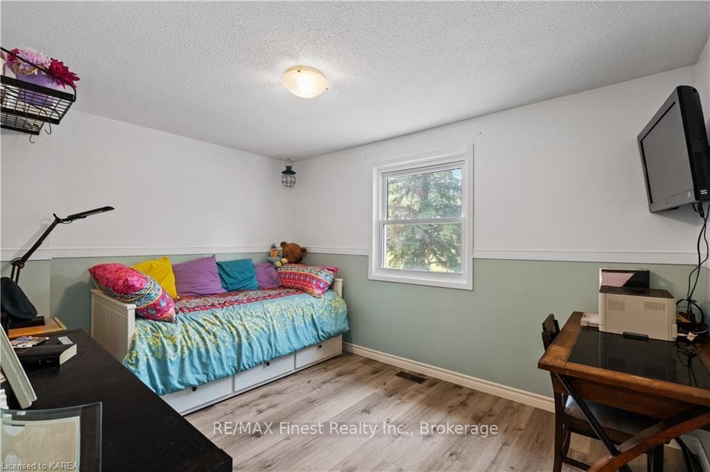 38 GRENADIER Drive photo 17