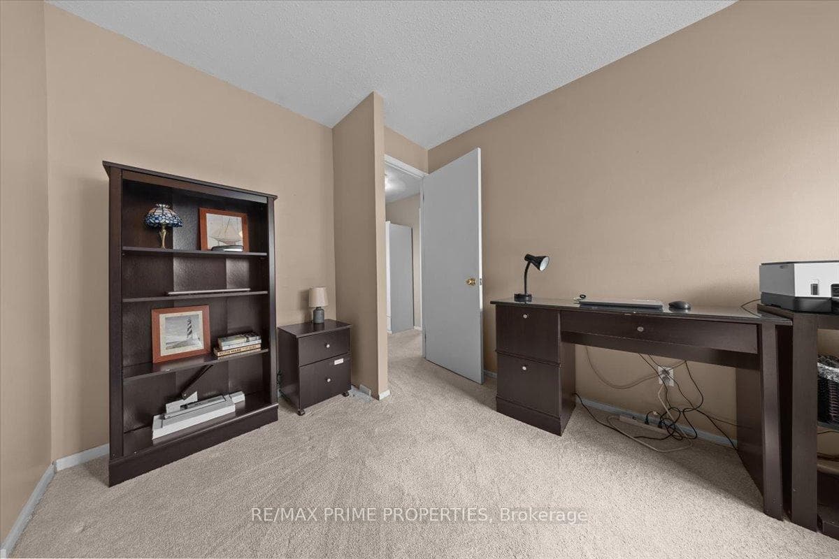Secondary bedroom