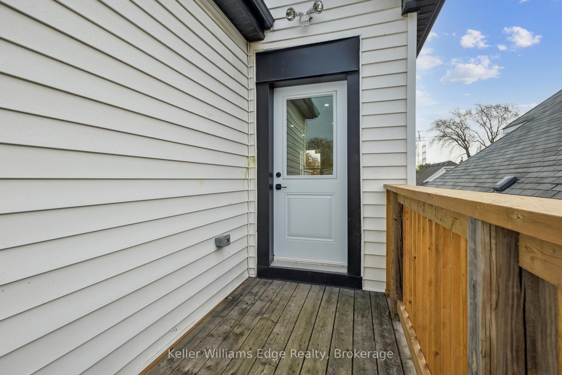 161 Weir Street photo 26