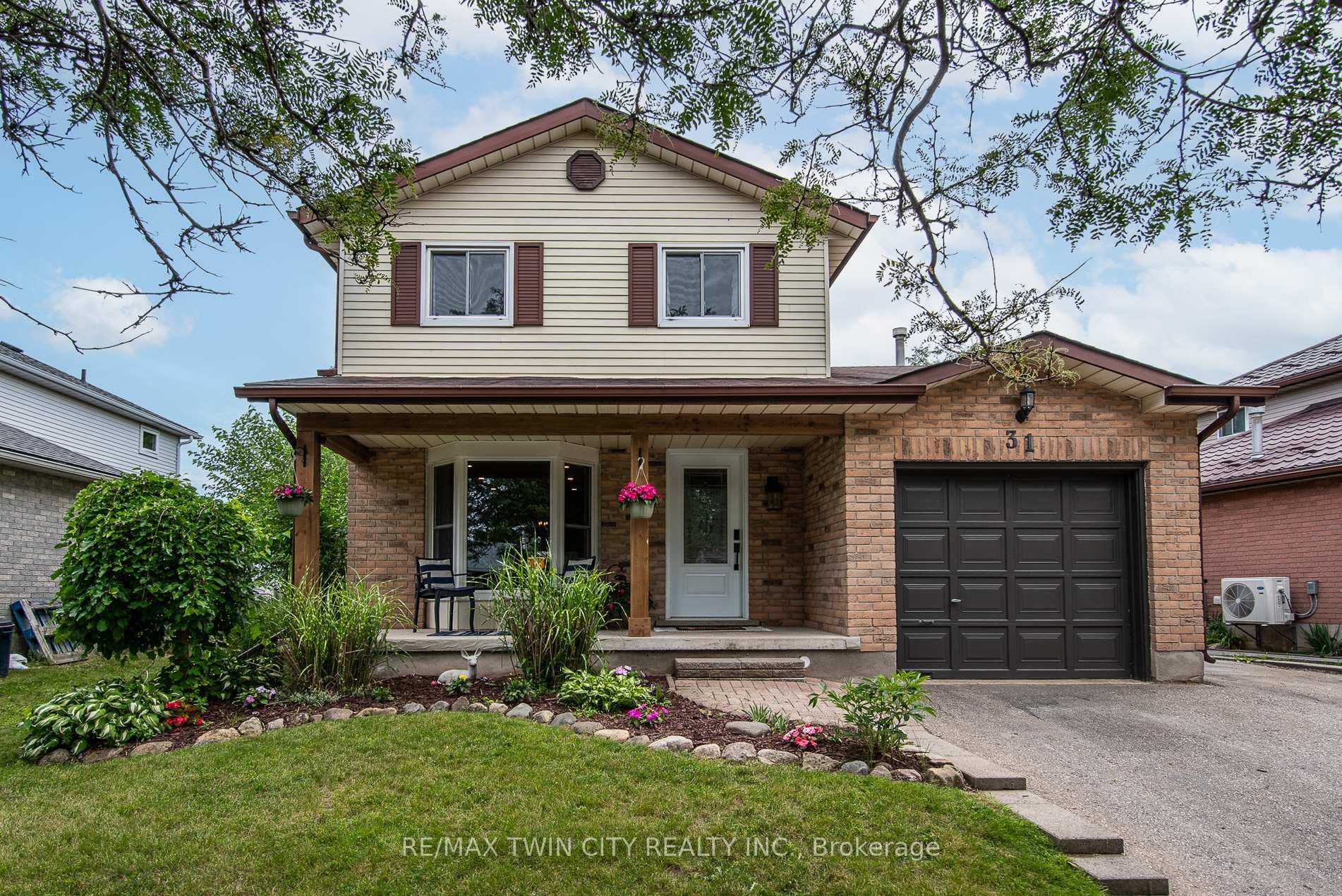 31 Rushbrook Drive photo 1