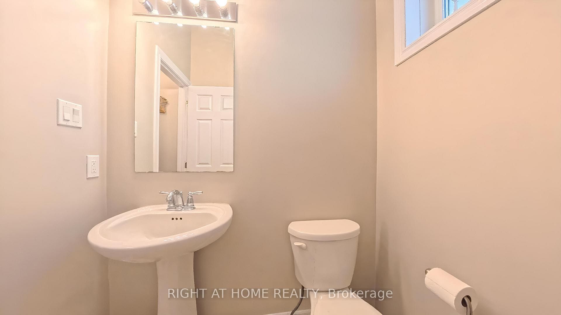 566 Dundonald Drive photo 14