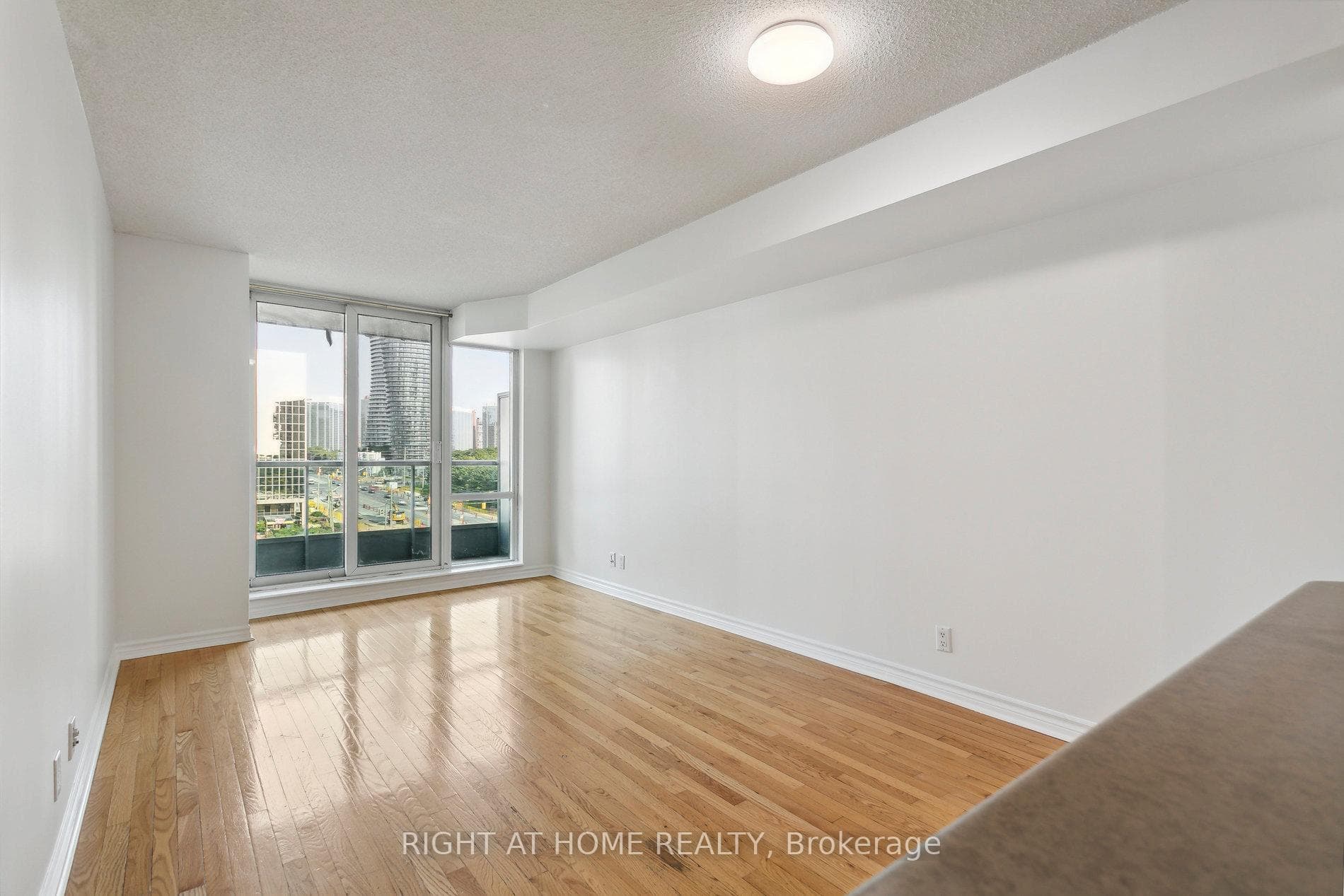 1 Elm Drive Unit 609 photo 16