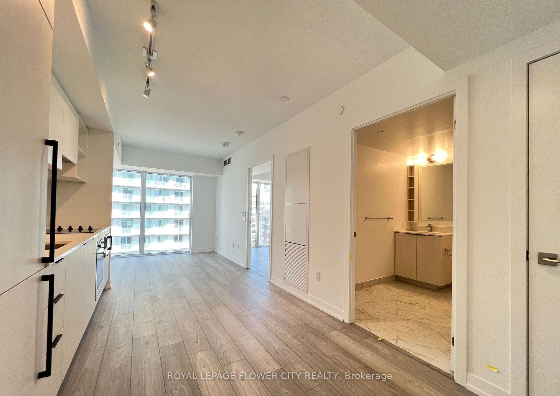 82 Dalhousie Street Unit 1712 photo 3