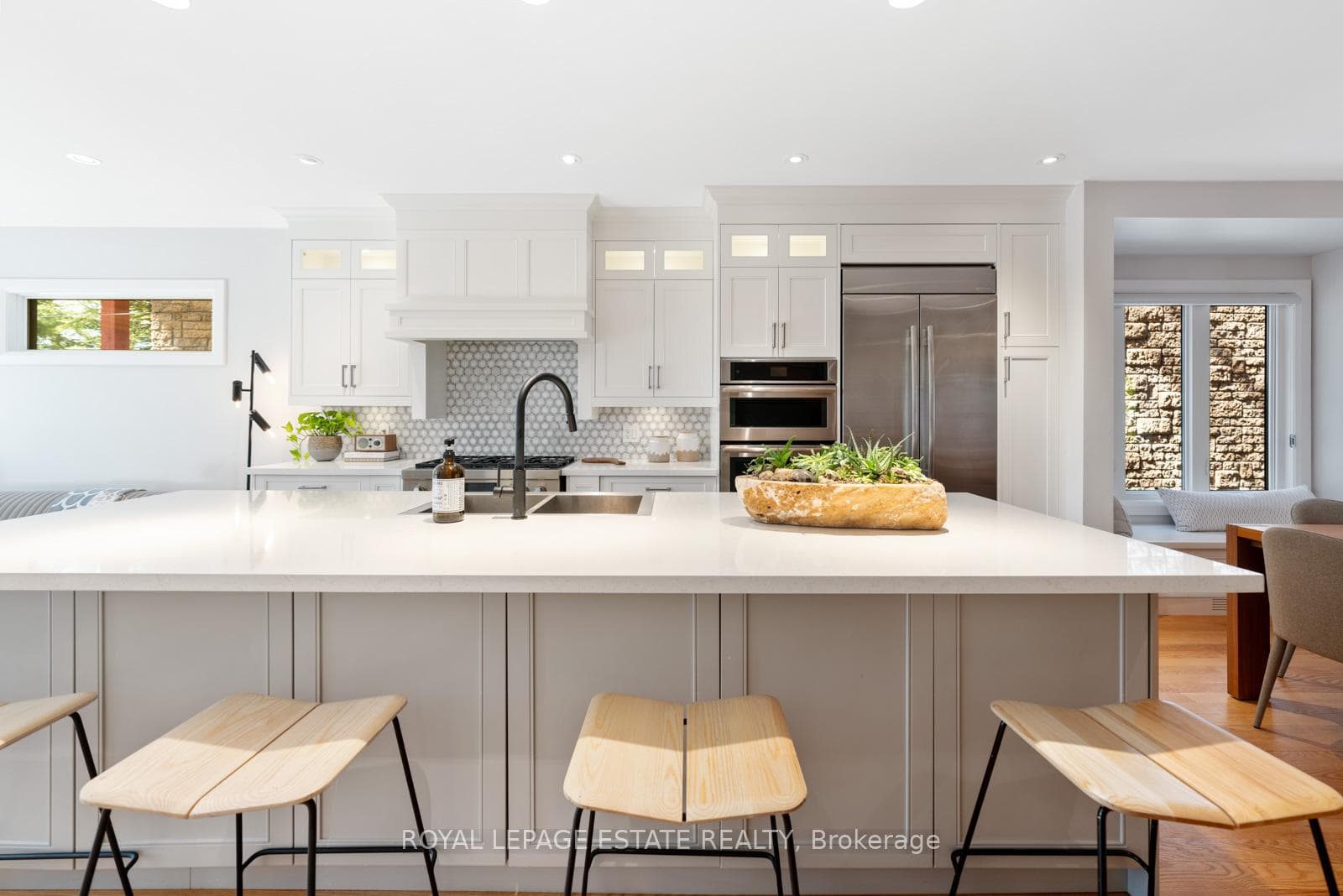 100 Blantyre Avenue photo 14