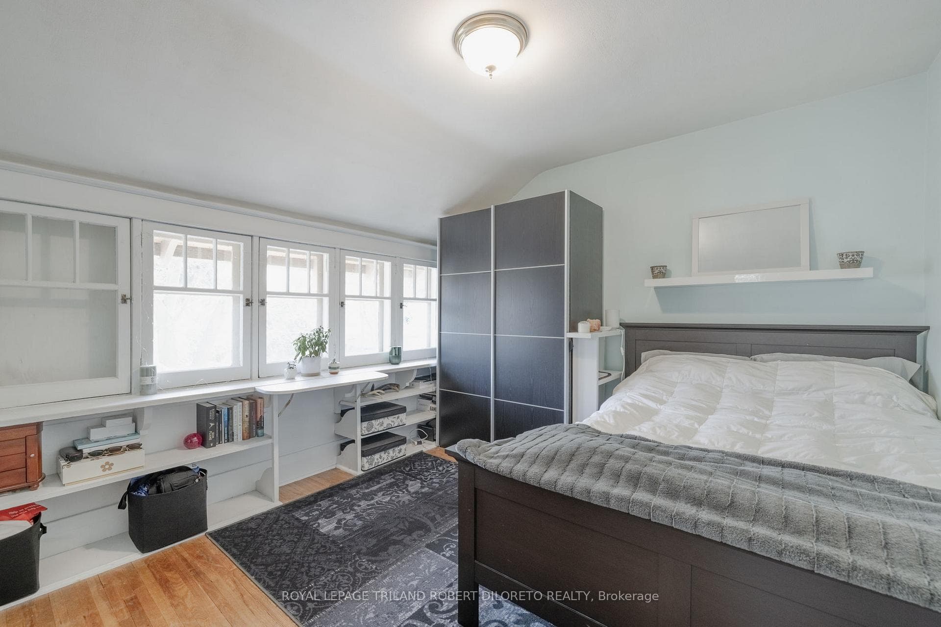 439 Victoria Street photo 21