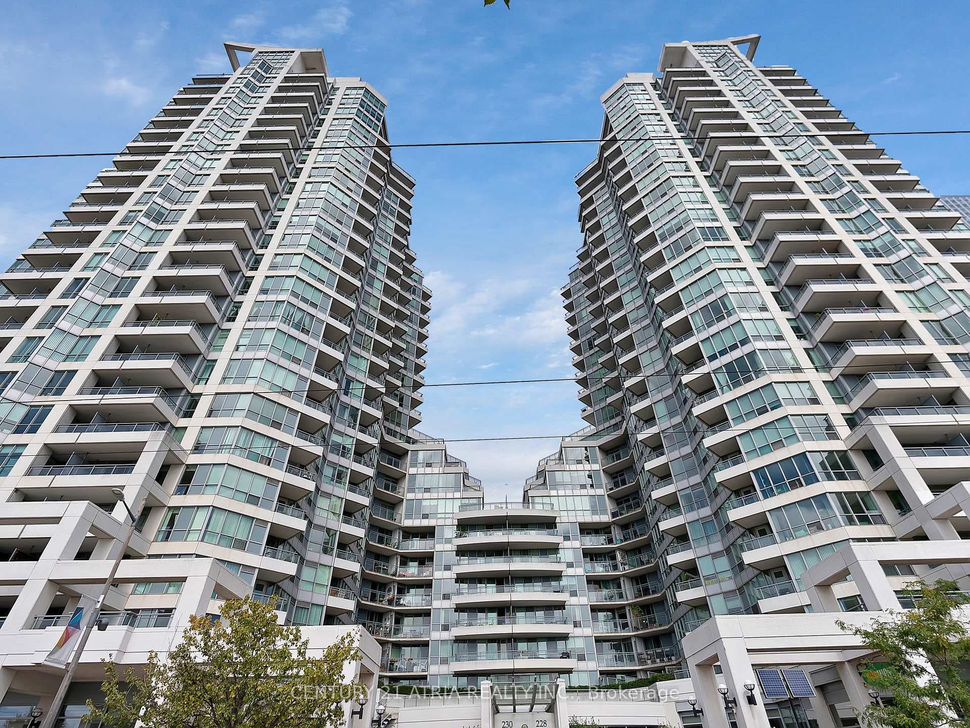 228 Queens Quay Unit 1101 photo 2