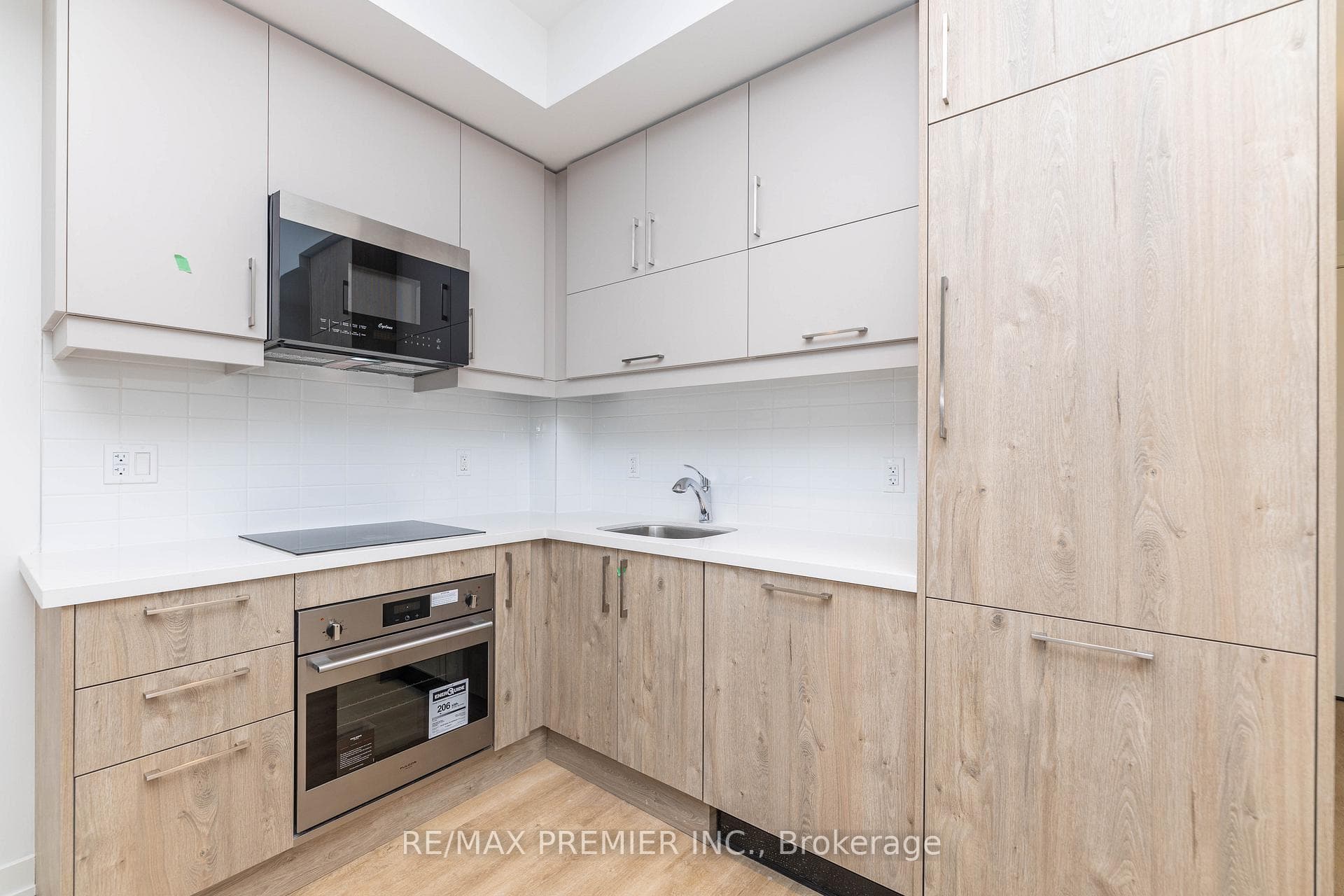 38 Simcoe Promenade Unit 701 photo 18