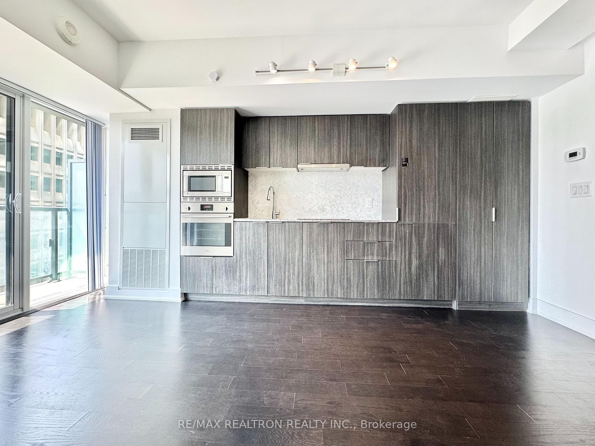 955 Bay Street Unit 1708 photo 15