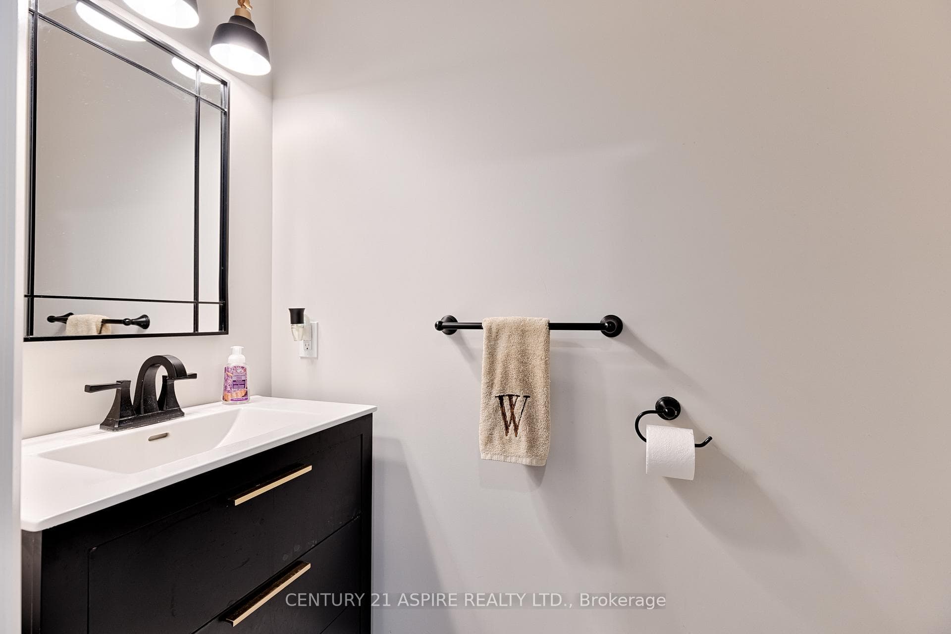 544 Marsh Road photo 11