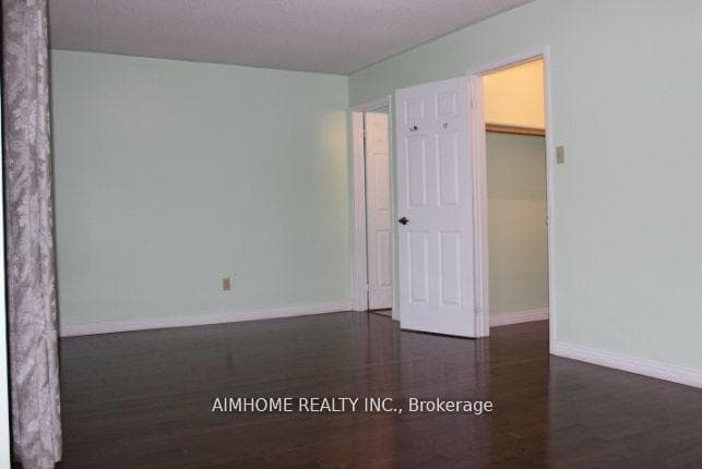 137 Irenemount Crescent Unit Upper photo 12
