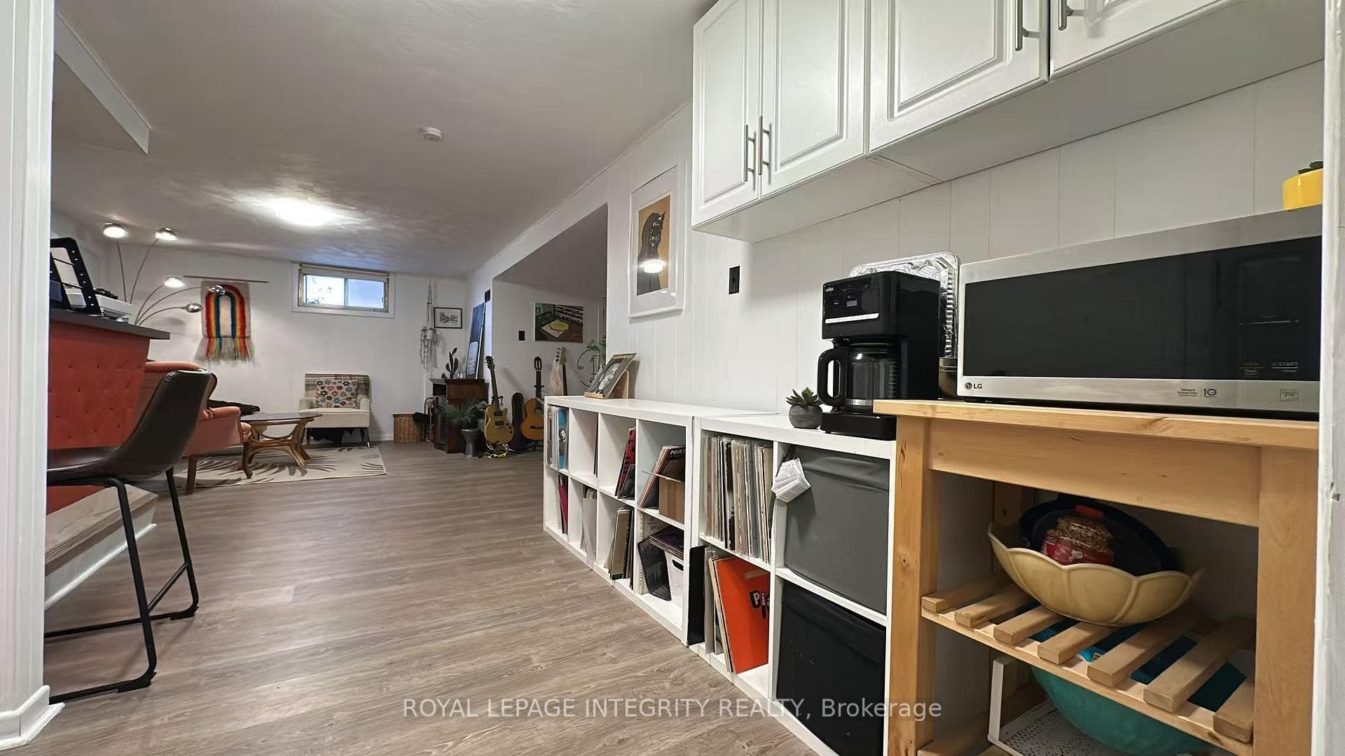 870 Claude Street photo 15
