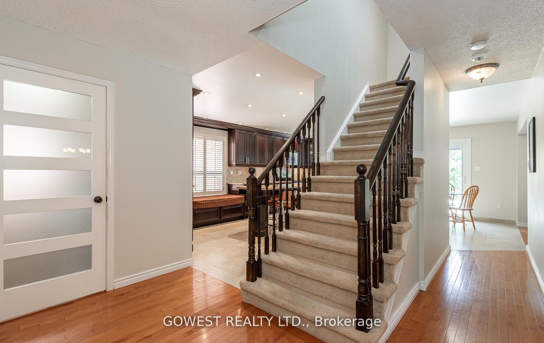 52 Davis Crescent photo 7