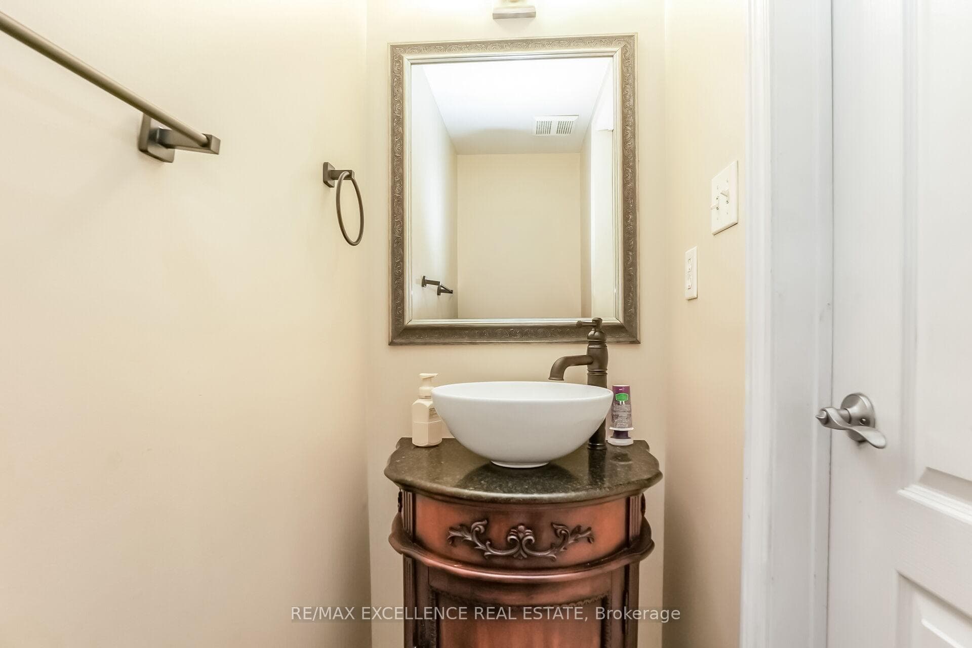 78 Brentcliff Drive photo 10