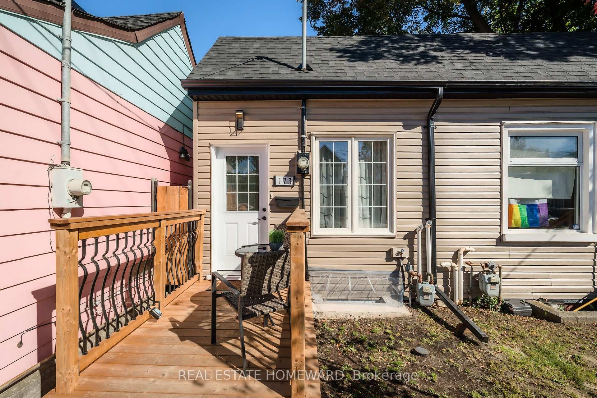 173 Coxwell Avenue photo 1