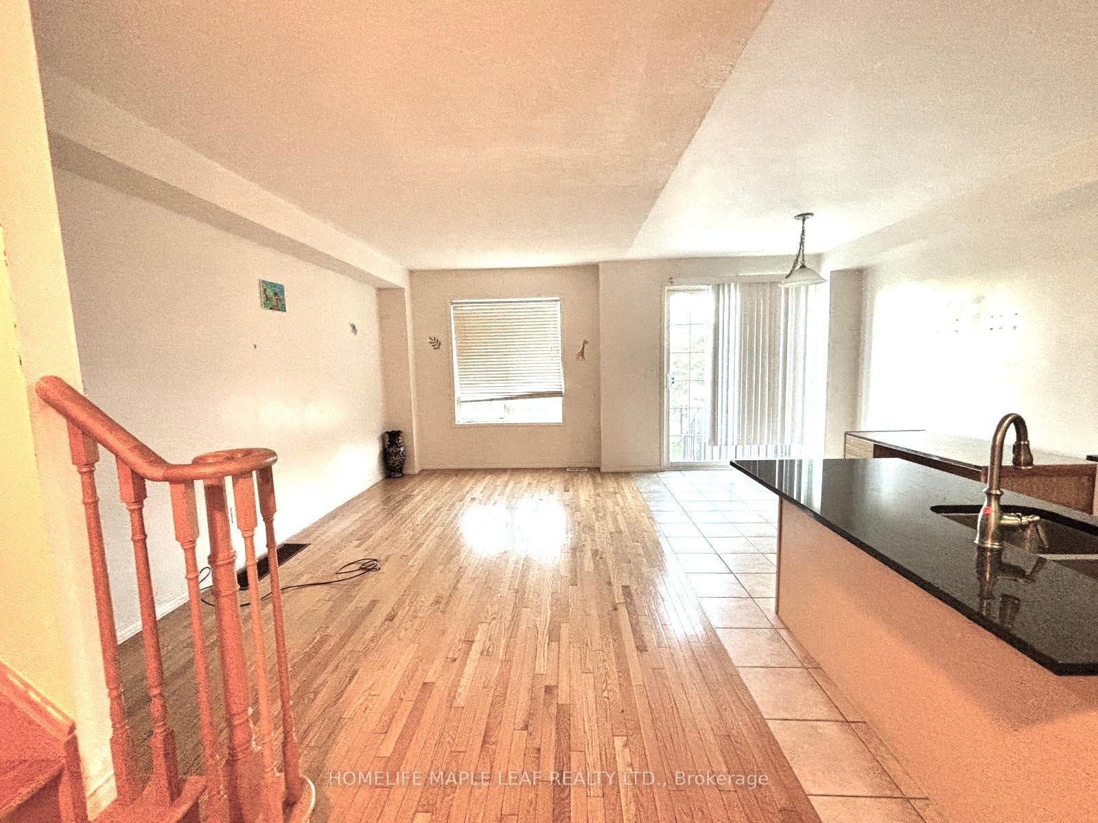 39 Sussexdale Drive photo 7
