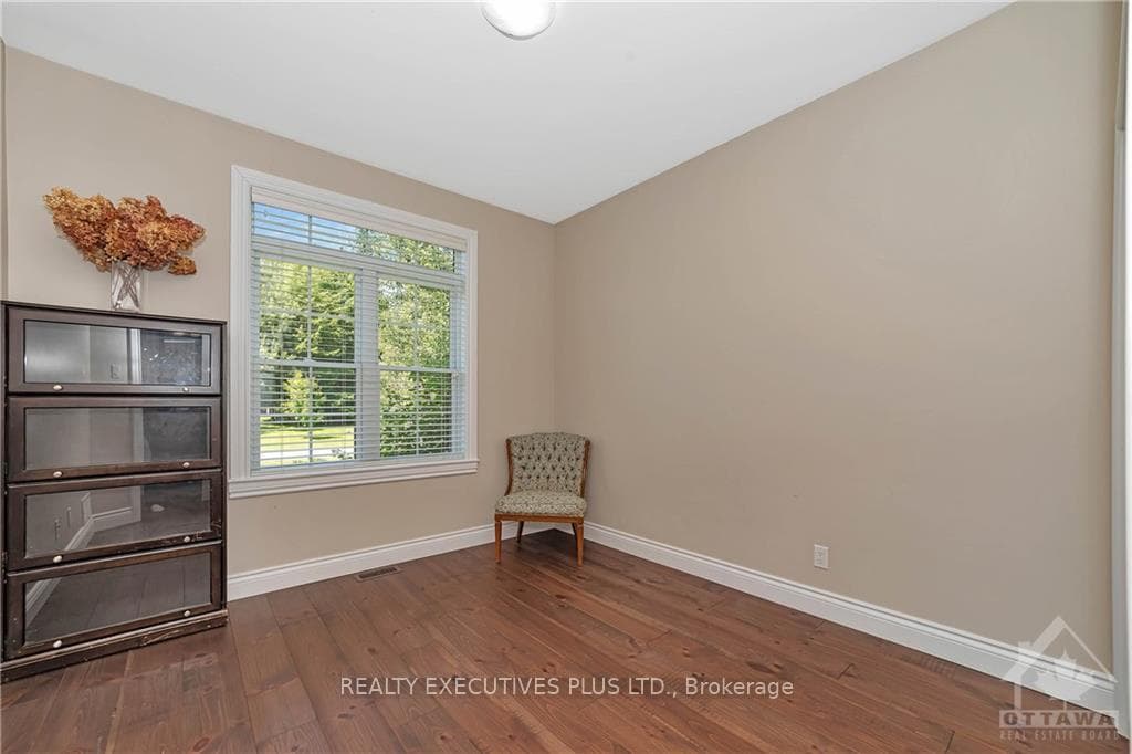 2669 DUBOIS Street photo 17