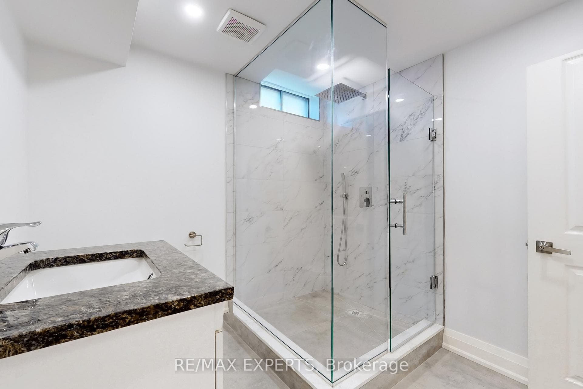 1097 Wildwood Drive Unit Lower photo 14