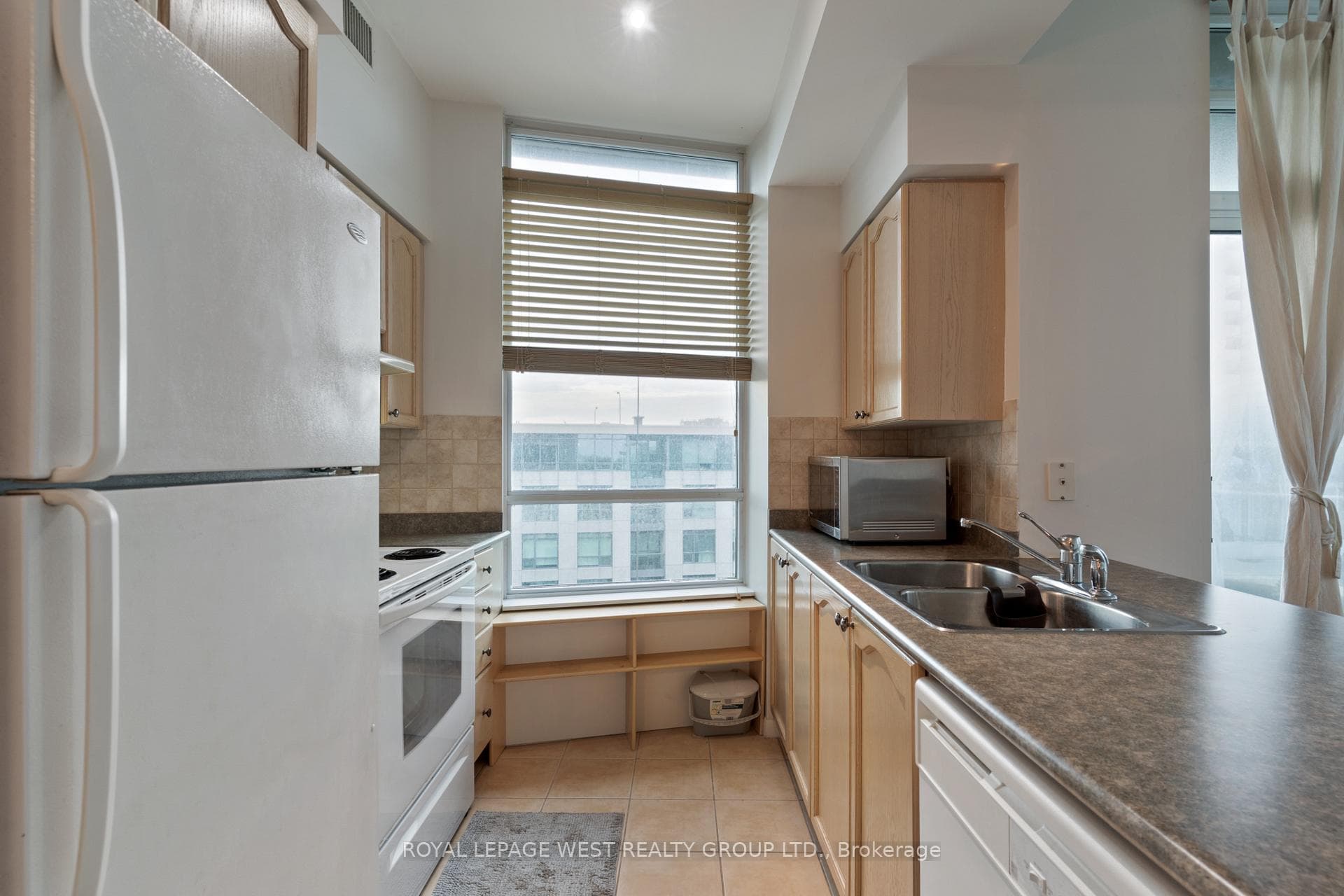 219 Fort York Boulevard Unit 703 photo 20