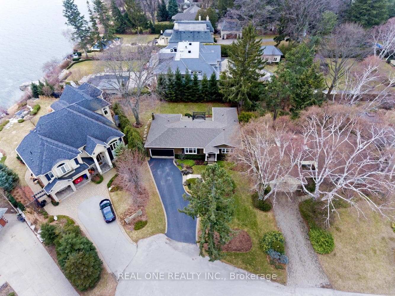 140 Birett Drive photo 33