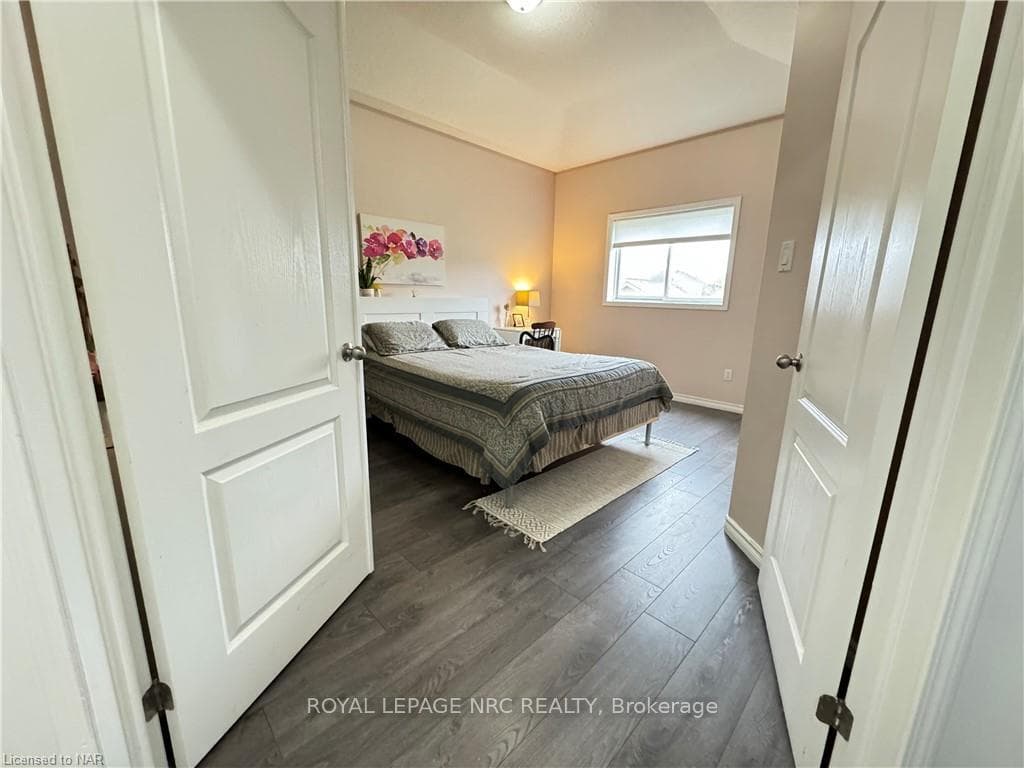 40 SINCLAIR Street photo 23